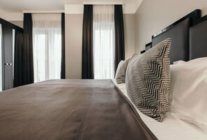 Kahden hengen standard-huone (yksi tai kaksi sänkyä) | Minibaari, tallelokero huoneessa, työpöytä, pimennysverhot