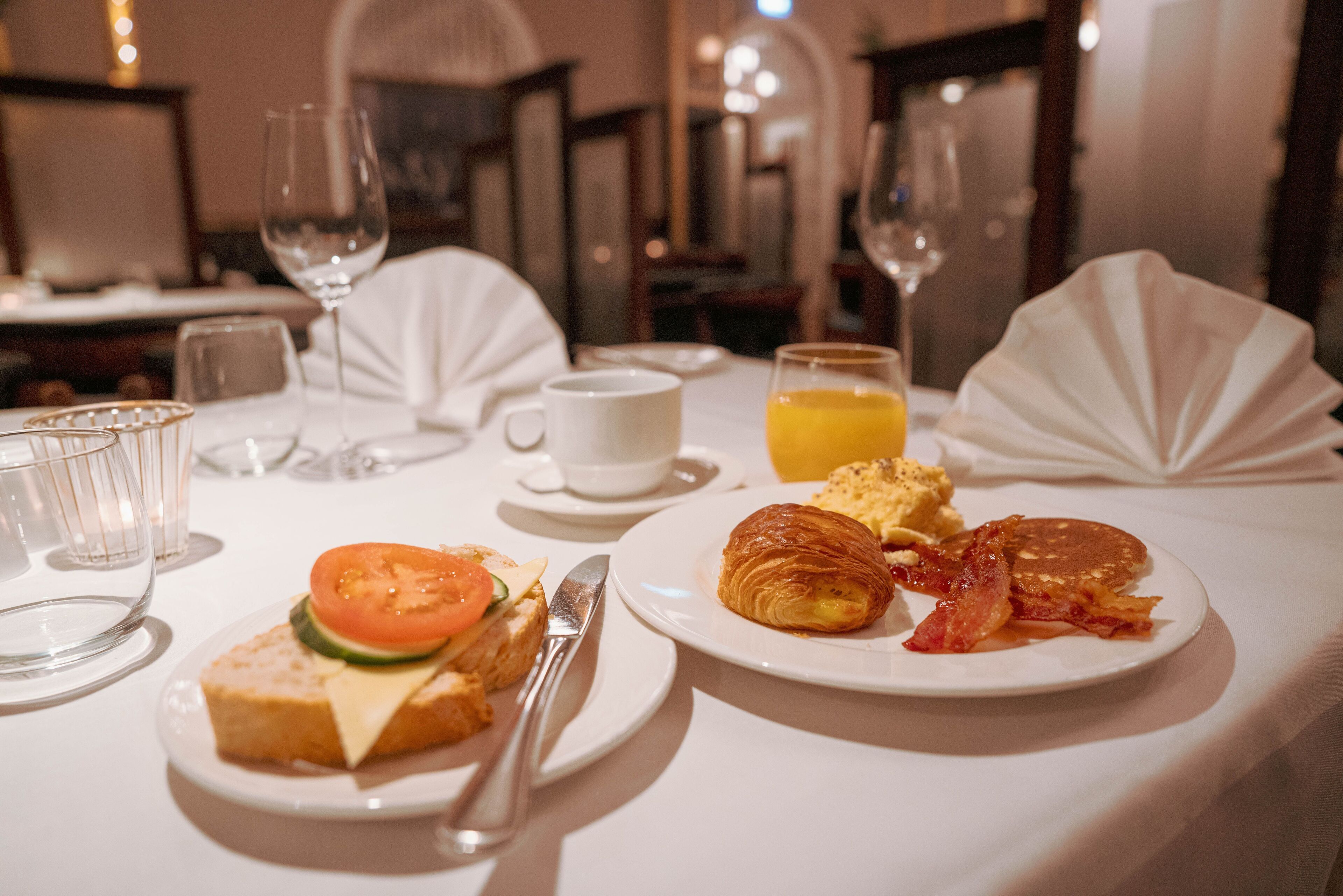 daily buffet breakfast (eur 38 per person)