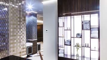 Sauna, bañera de hidromasaje, tratamientos corporales, masajes suecos