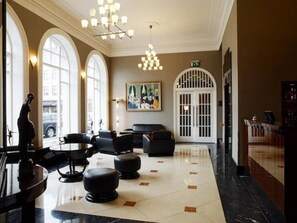 Sala de estar en el lobby