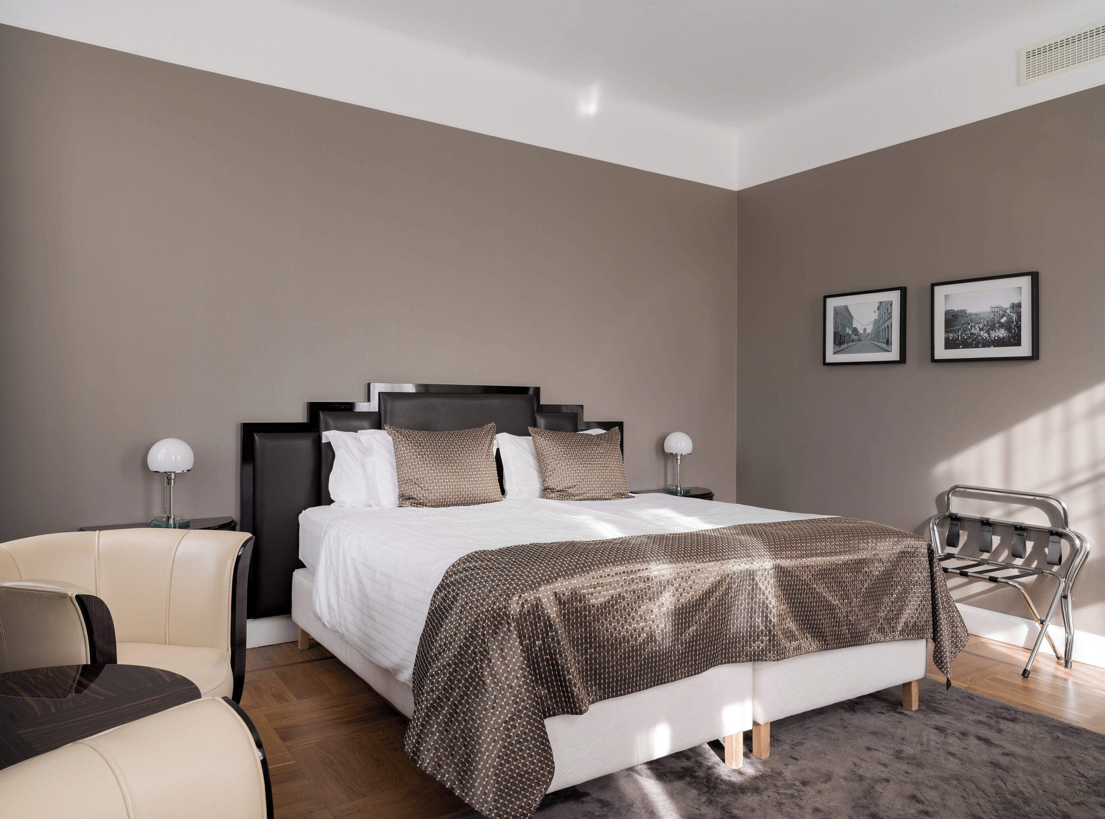 高級客房, 1 張特大雙人床 | 迷你吧、客房內保險箱、書桌、遮光布/窗簾