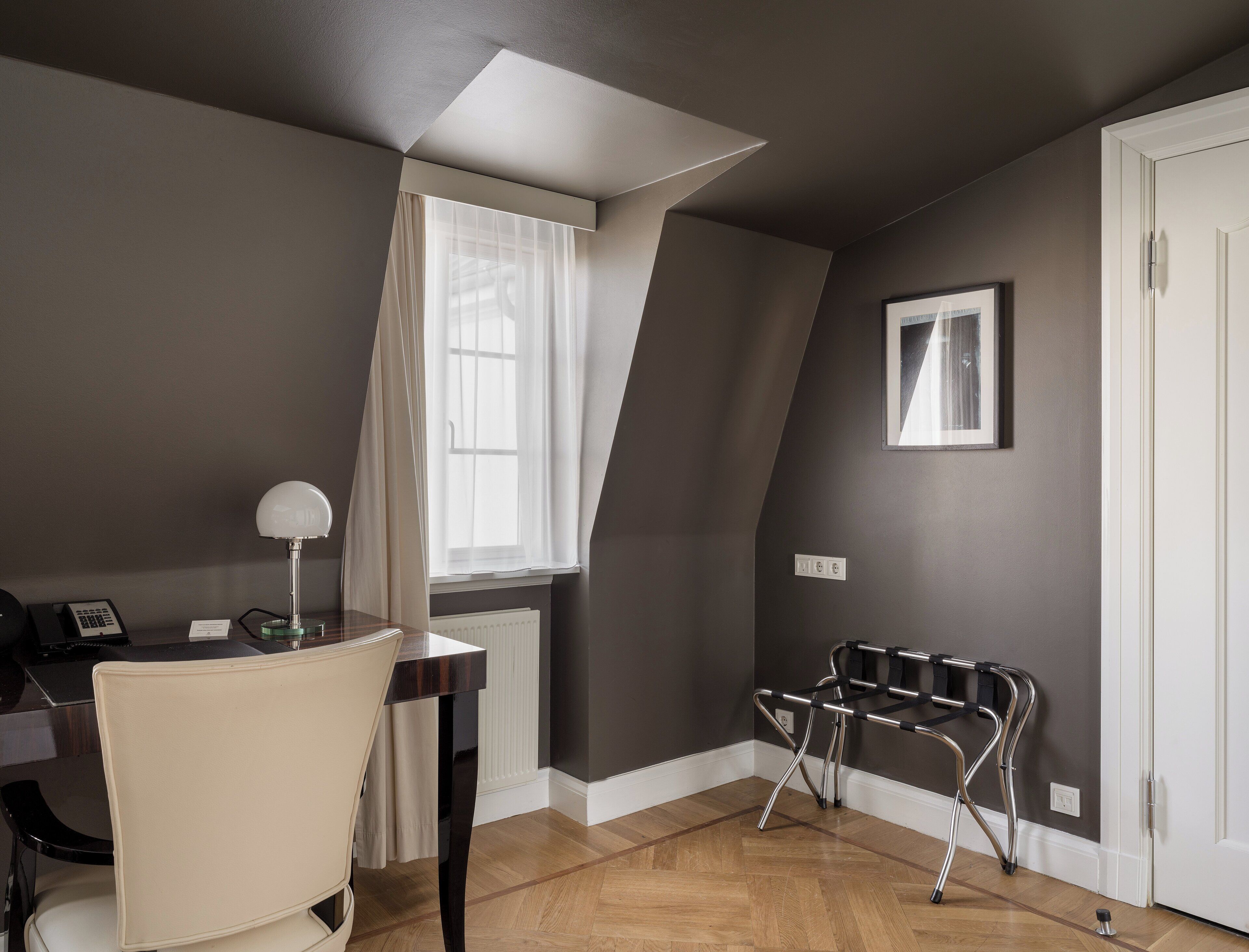 Deluxe Double Room, 1 King Bed | In-room safe, desk, blackout drapes, iron/ironing board