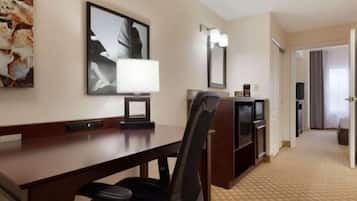 Allergitestet sengetøy, safe på rommet og skrivebord