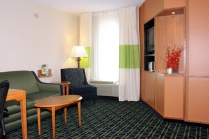 Suite, 1 Bedroom, Hearing Accessible (Roll-in Shower) | Desk, laptop workspace, blackout drapes, soundproofing