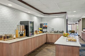 Free daily continental breakfast 