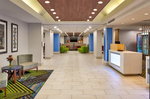 Holiday Inn Express Hotel & Suites Chesapeake by IHG