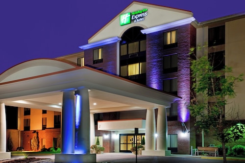Holiday Inn Express Hotel & Suites Chesapeake by IHG