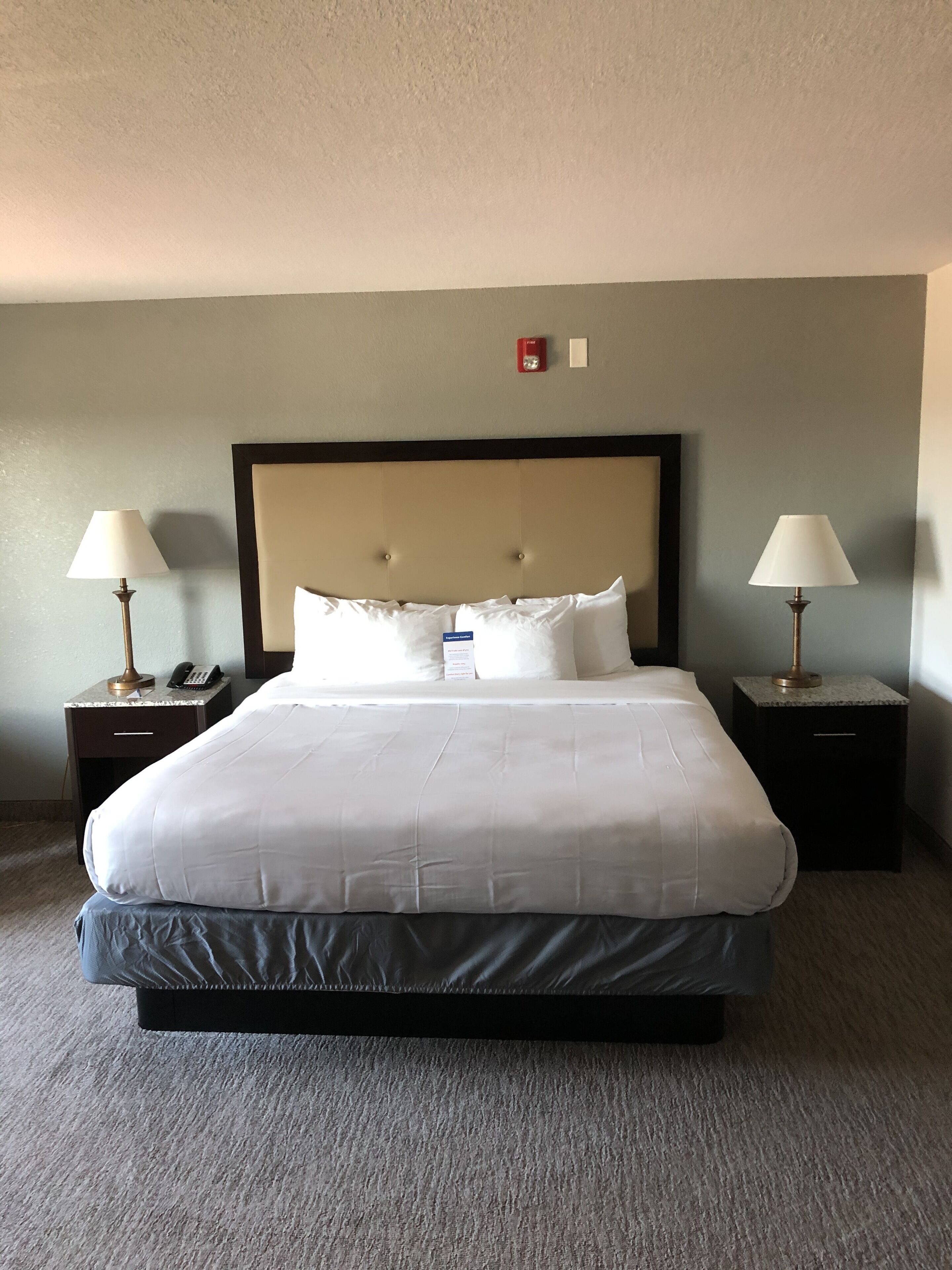 suite, 1 king bed, non smoking | bathroom | combined shower/bathtub, hair dryer, towels