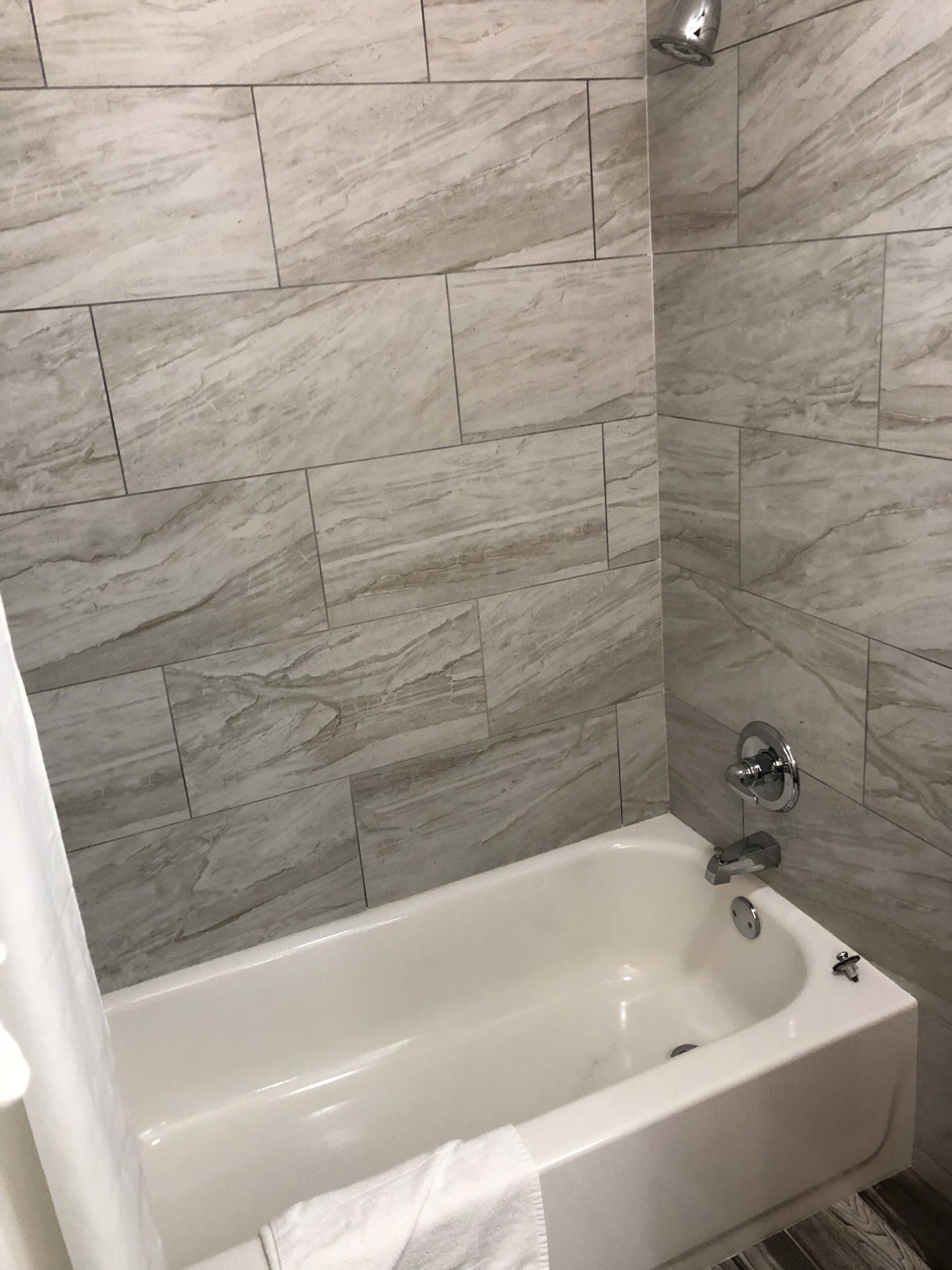 standard room, 2 queen beds, non smoking | bathroom | combined shower/bathtub, hair dryer, towels