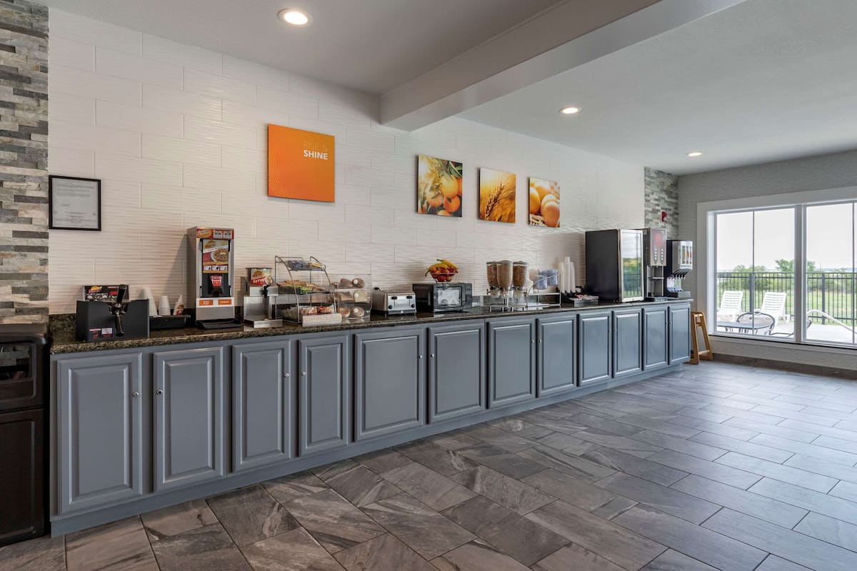 free daily continental breakfast