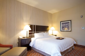 Blackout drapes, iron/ironing board, free cribs/infant beds, free WiFi - Hampton Inn Marshall (Marshall)