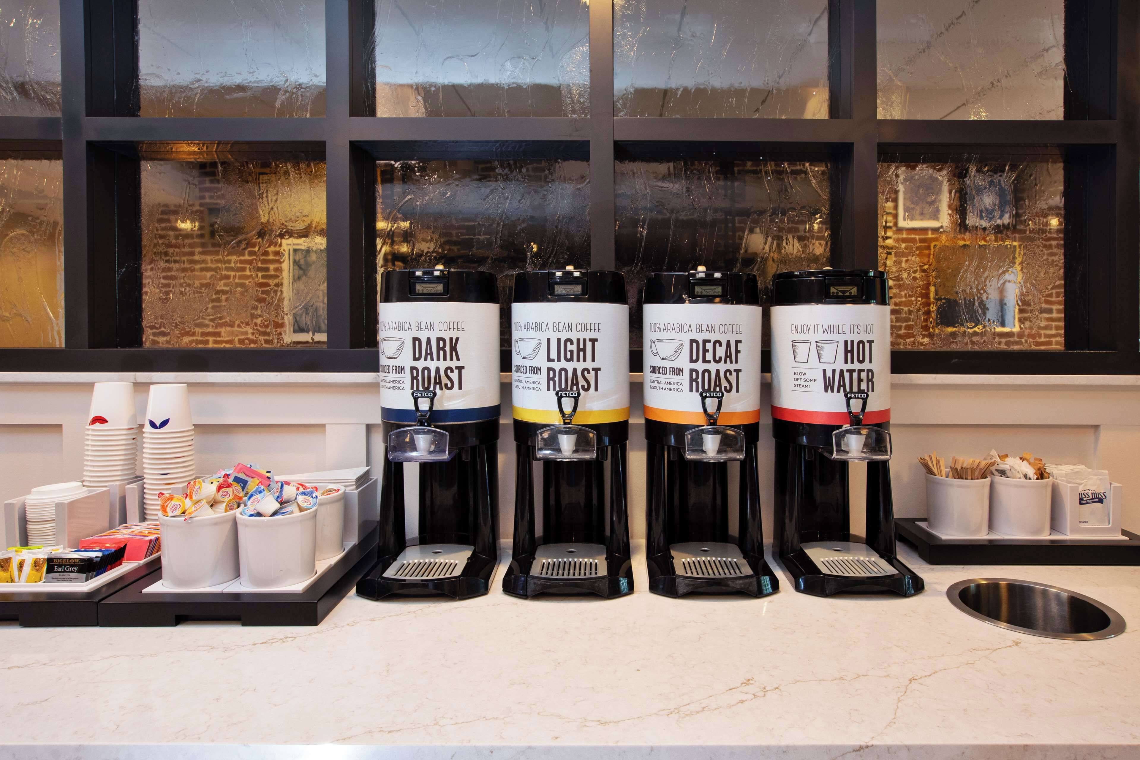 2 restaurants, lunch, dinner served; american cuisine