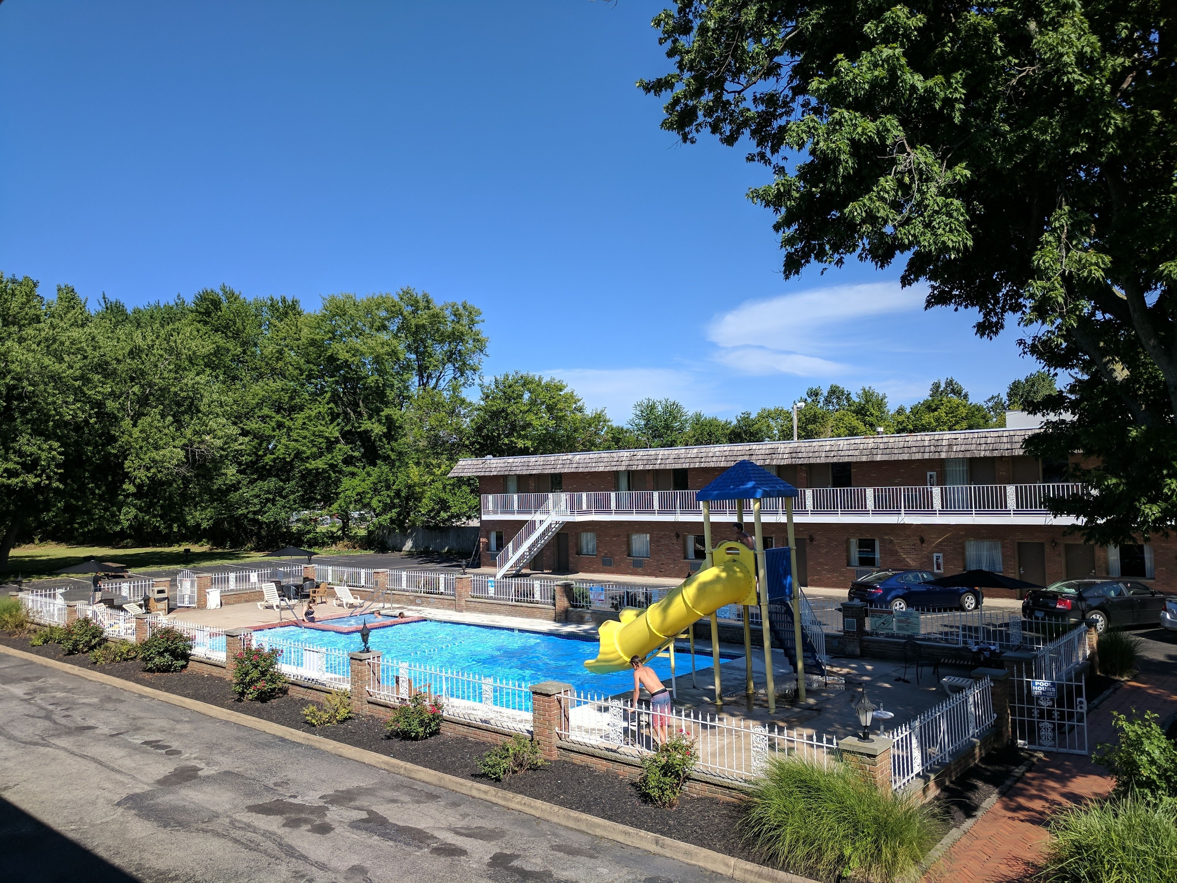 seasonal outdoor pool, open 9 am to 11:00 pm, pool umbrellas