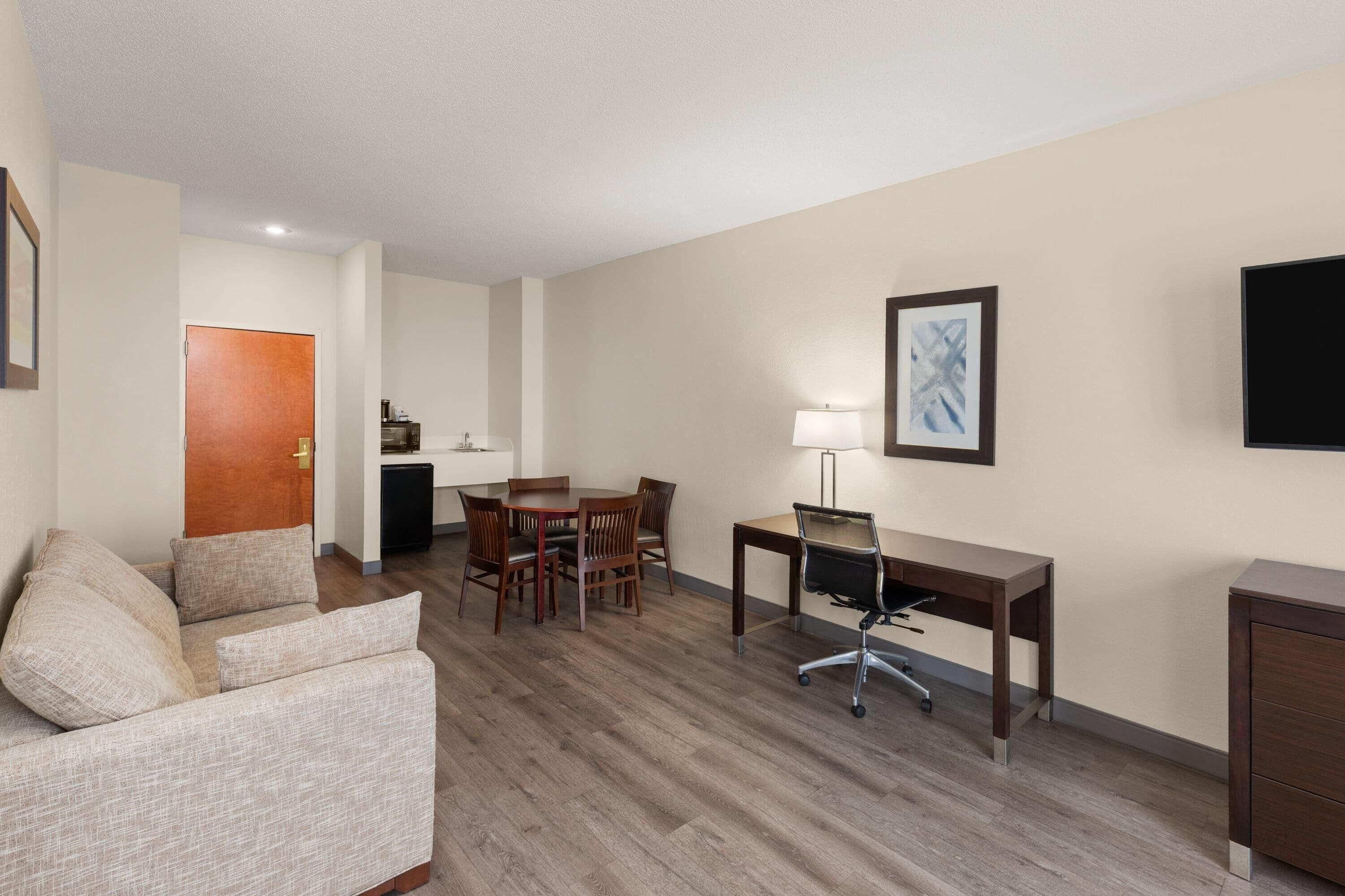 Photo - Wingate by Wyndham Destin
