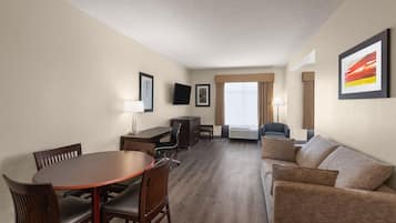 Studio Suite, 1 King Bed, Non Smoking | In-room safe, desk, blackout drapes, iron/ironing board