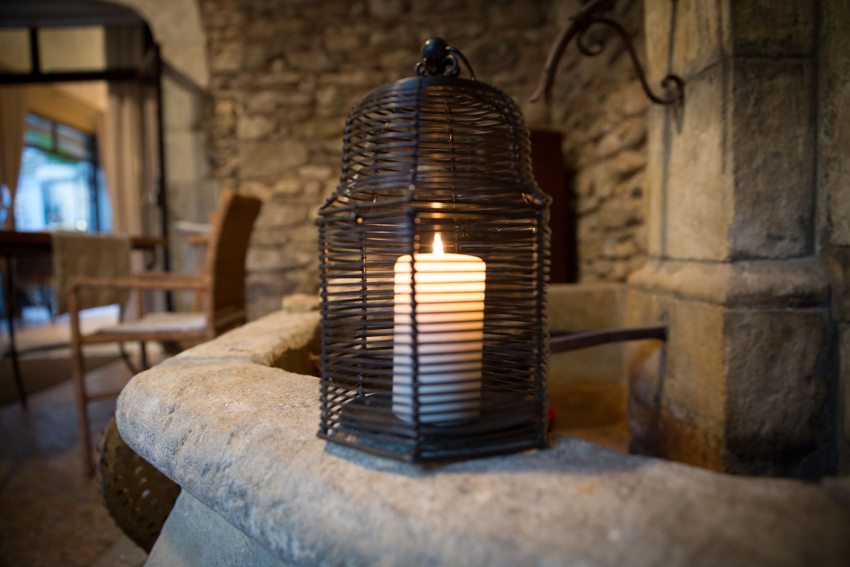 lunch and dinner served, garden views