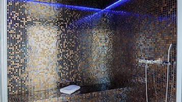 Sauna, tina de hidromasaje, baño de vapor y tratamientos corporales