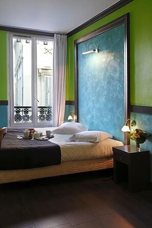 Coffres-forts dans les chambres, bureau, rideaux occultants