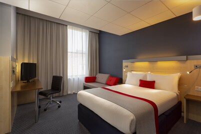 Holiday Inn Express - Edinburgh City Centre by IHG