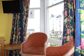 Triple Room | Desk, iron/ironing board, free WiFi, bed sheets - Ambassador Hotel (Brighton)