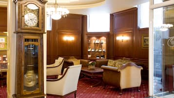 Coin salon dans le hall