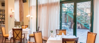 Crystal Palace Boutique Hotel