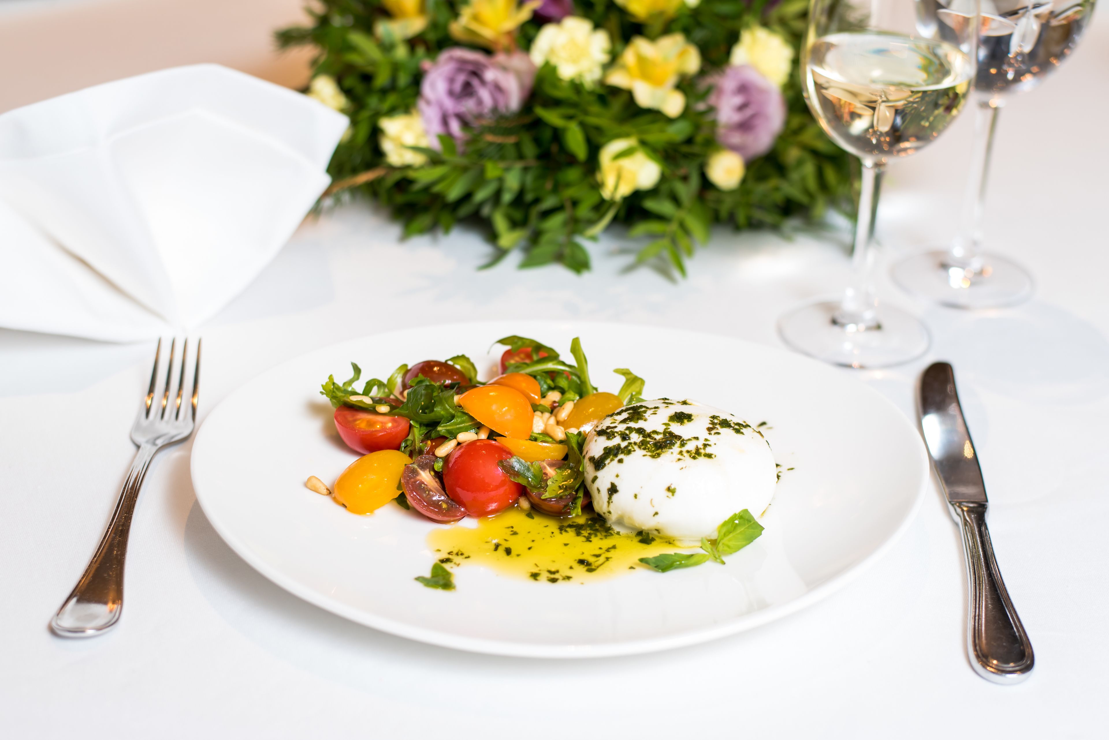 每日供應吃到飽早餐 (每人 EUR25)