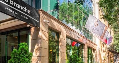 Crystal Palace Boutique Hotel