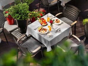 Lunch and dinner served - Crystal Palace Boutique Hotel (Sofia)