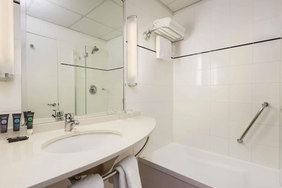 1 bedroom, minibar, in-room safe, desk