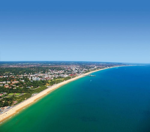 Bournemouth East Cliff by Belvilla