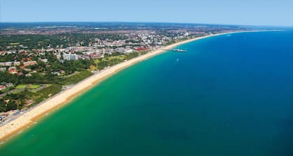 Bournemouth East Cliff by Belvilla