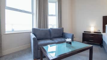Quarto superior, 1 cama de casal (with view) | Comodidades do quarto