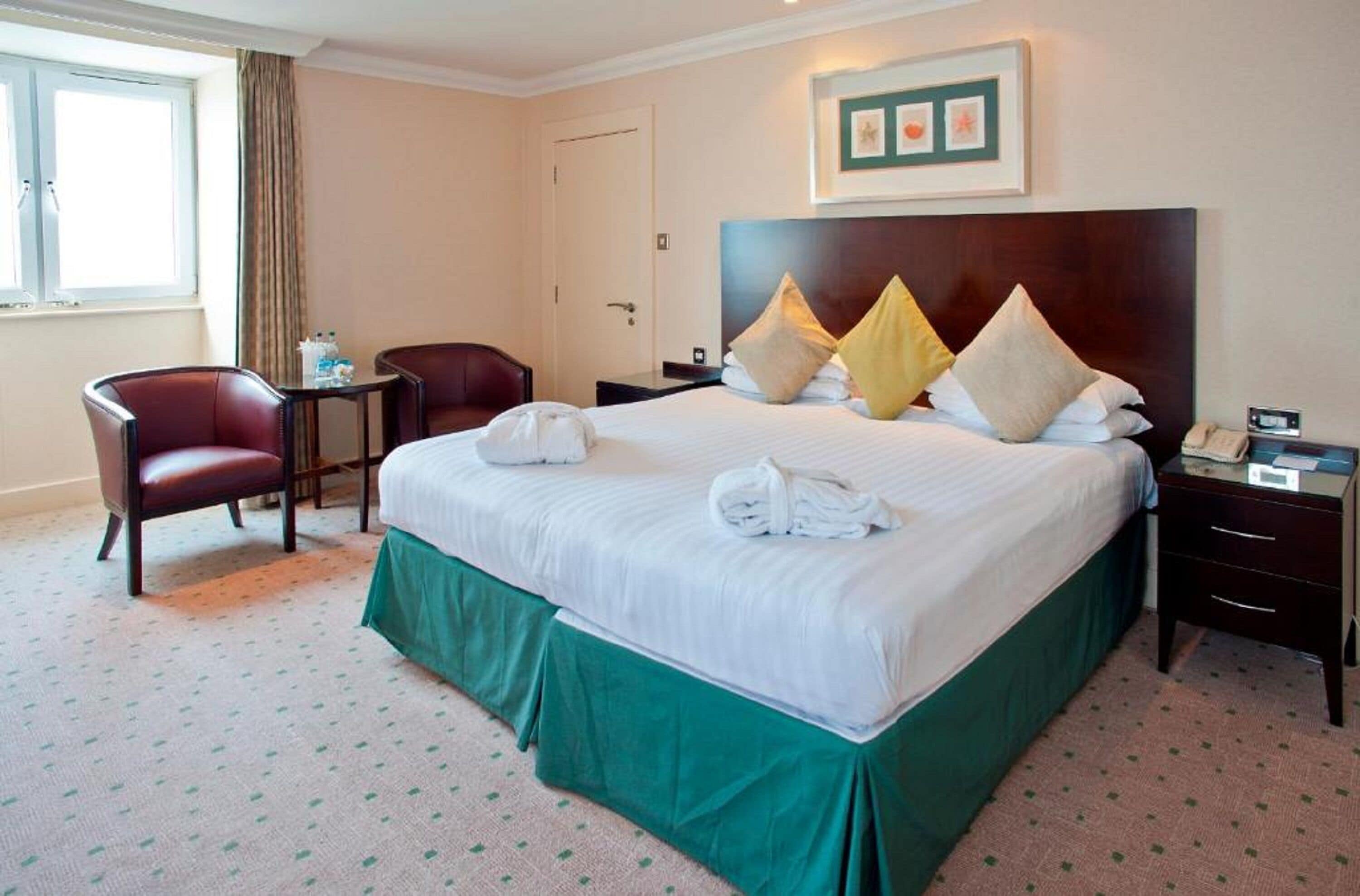 Ropa de cama de alta calidad y escritorio 