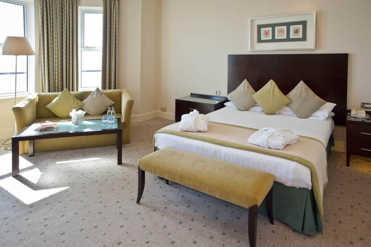 Dobbeltrom – executive | Sengetøy av topp kvalitet, skrivebord og strykejern/-brett