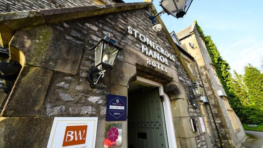 Stonecross Manor Hotel