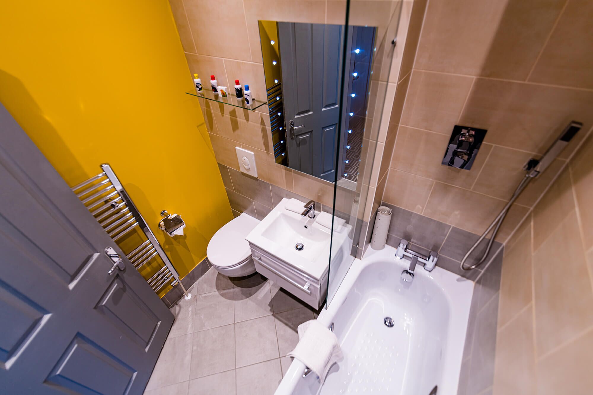double room, non smoking | bathroom | combined shower/bathtub, eco-friendly toiletries, hair dryer, towels