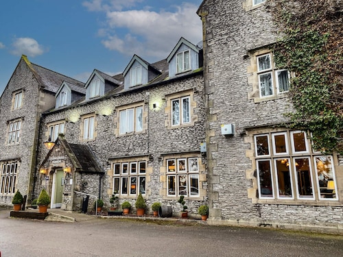 Stonecross Manor Hotel