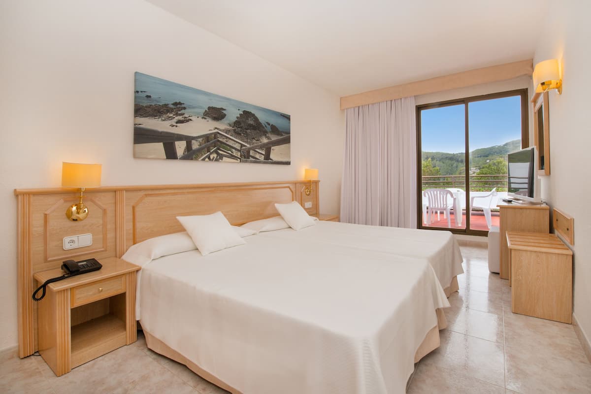 in-room safe, individually decorated, desk, free wifi