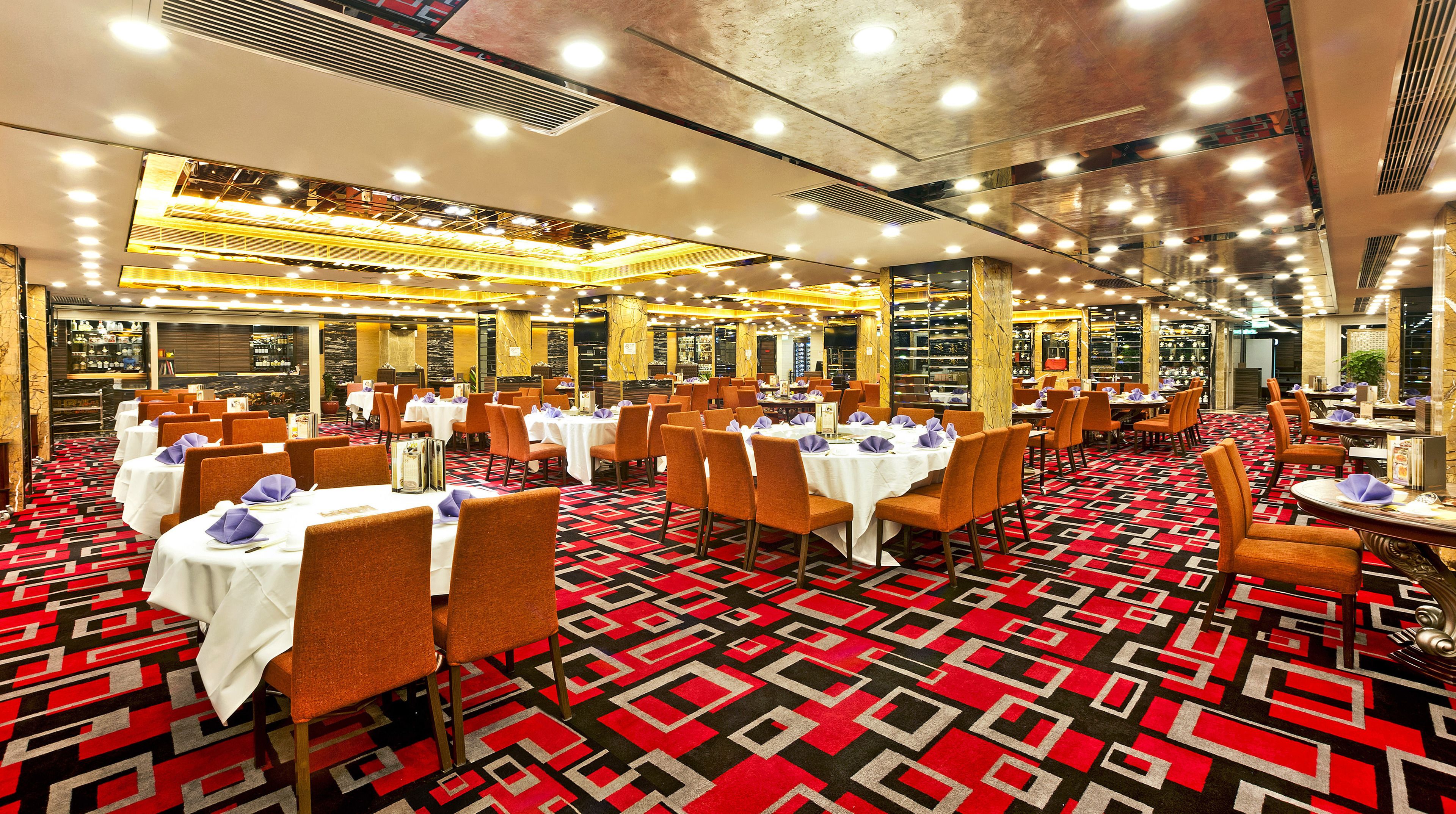 Daily self-service breakfast (HKD 88 per person)