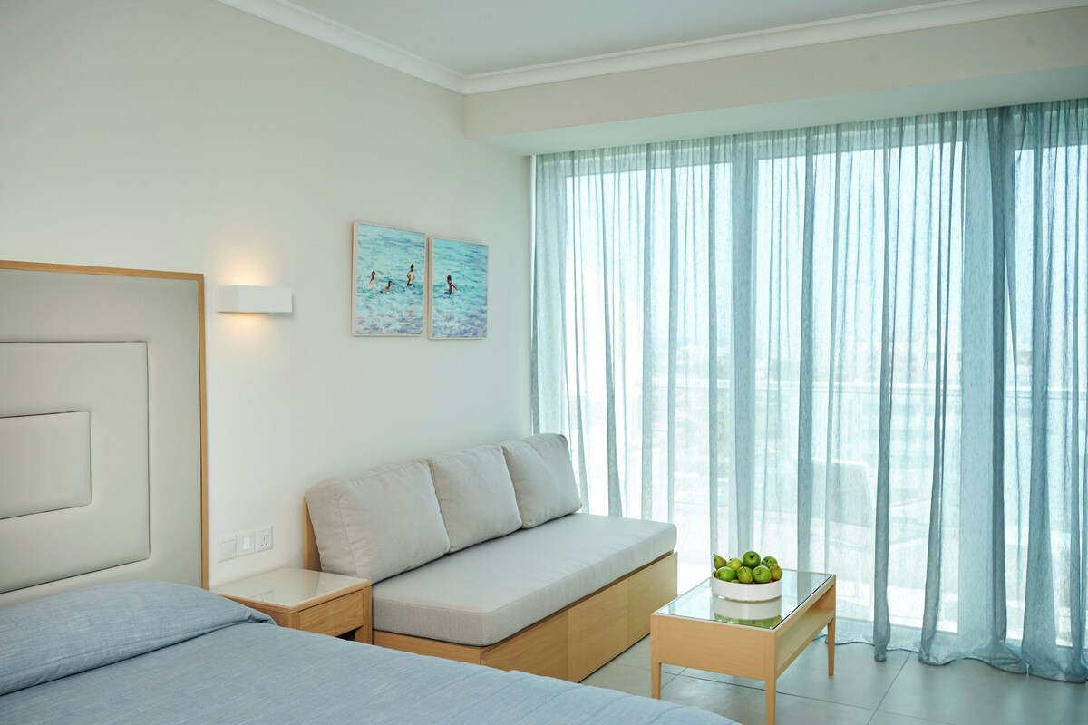 Minibar, in-room safe, desk, soundproofing