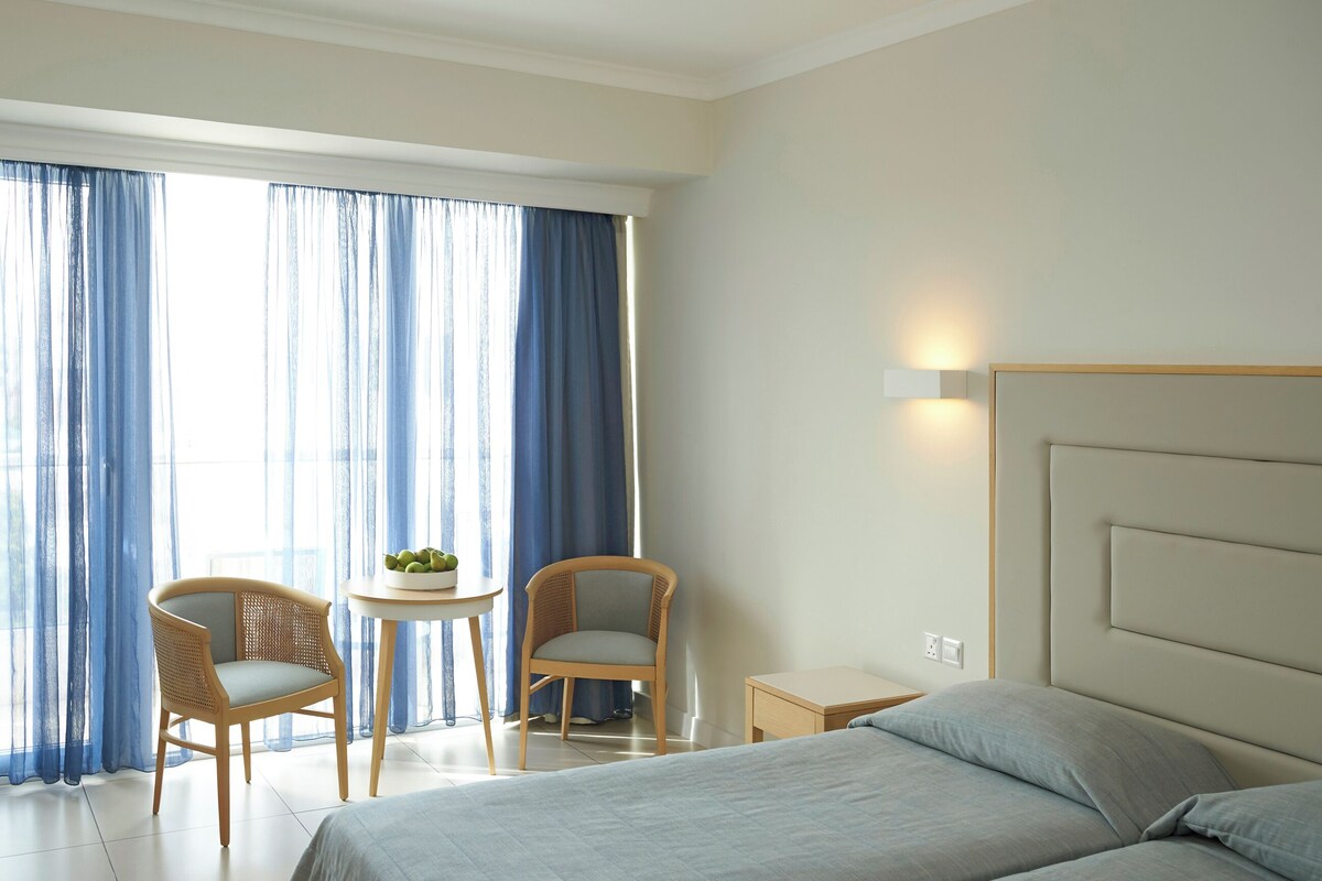 Minibar, in-room safe, desk, soundproofing