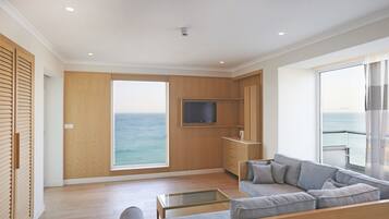 Royal Suite, Sea View | Living area
