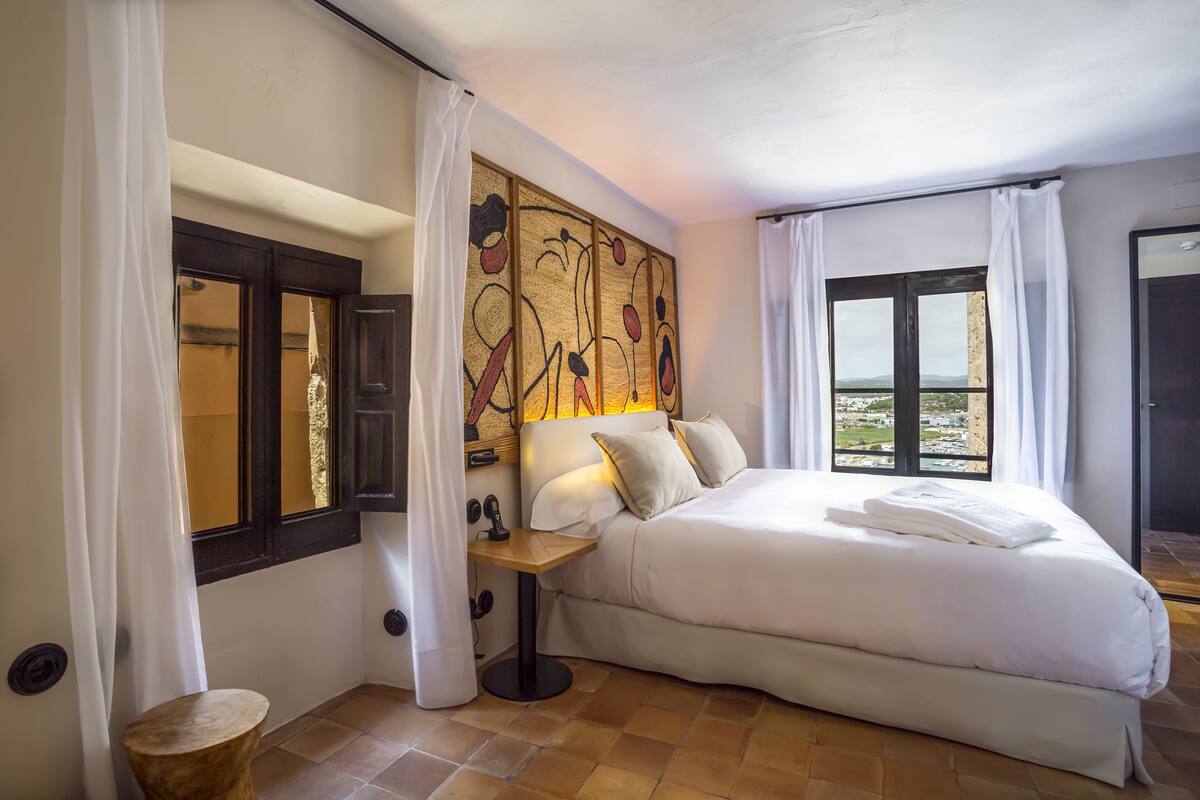 deluxe double room | egyptian cotton sheets, premium bedding, down duvets, memory-foam beds