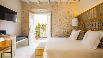 Standard Double Room | Egyptian cotton sheets, premium bedding, down comforters