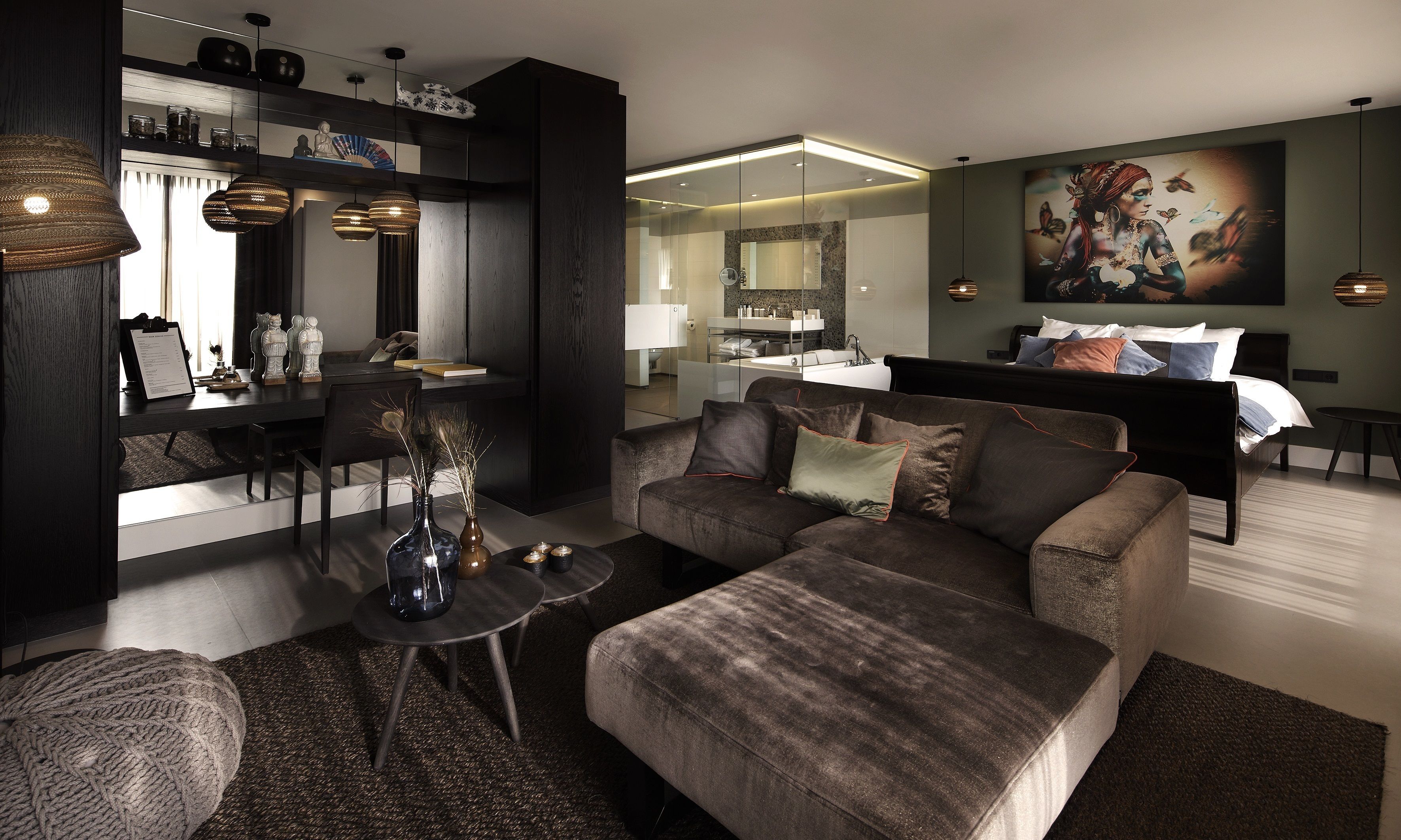 suite (east) | in-room safe, desk, free wifi, bed sheets