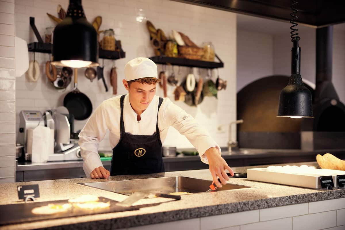 daily full breakfast (eur 22.50 per person)