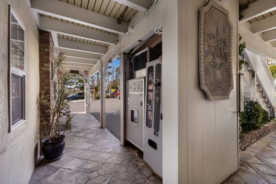 Carmel Inn And Suites