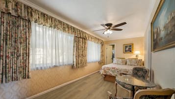 Room, 1 Queen Bed | Premium bedding, pillow-top beds, individually decorated