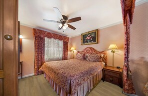 Suite | Literie de qualité, lit avec matelas à plateau-coussin, décor unique